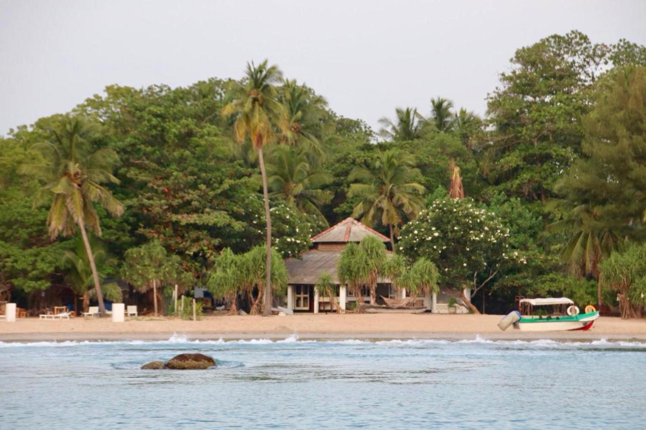Moon Isle Beach Bungalow Nilaveli Exterior photo
